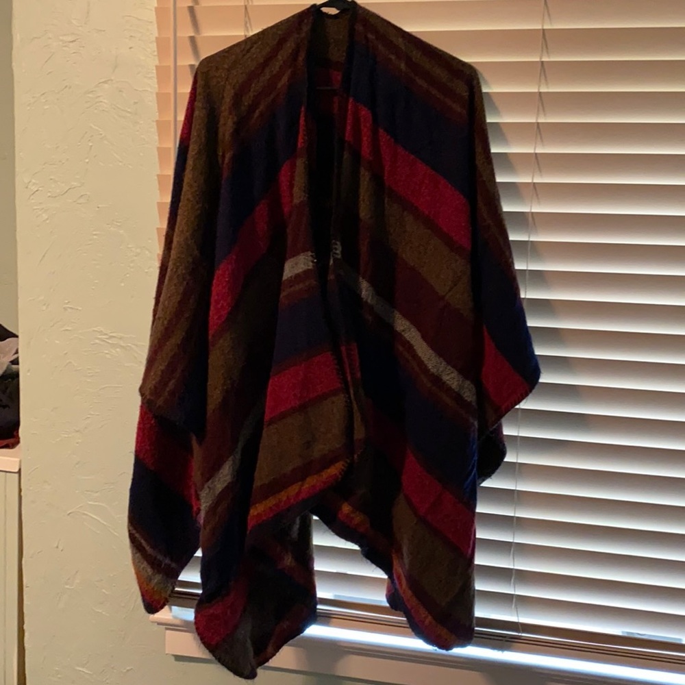 TOPSHOP BLANKET PONCHO!